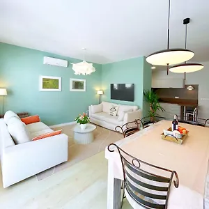 Abbott - 1 Min From The - 100m2 - Sleeps 8 , Sitges Spain